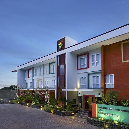 ซิซซ์ คอนเวนชั่น โฮเต็ล Hotel เดนปาซาร์ ภายนอก รูปภาพ
